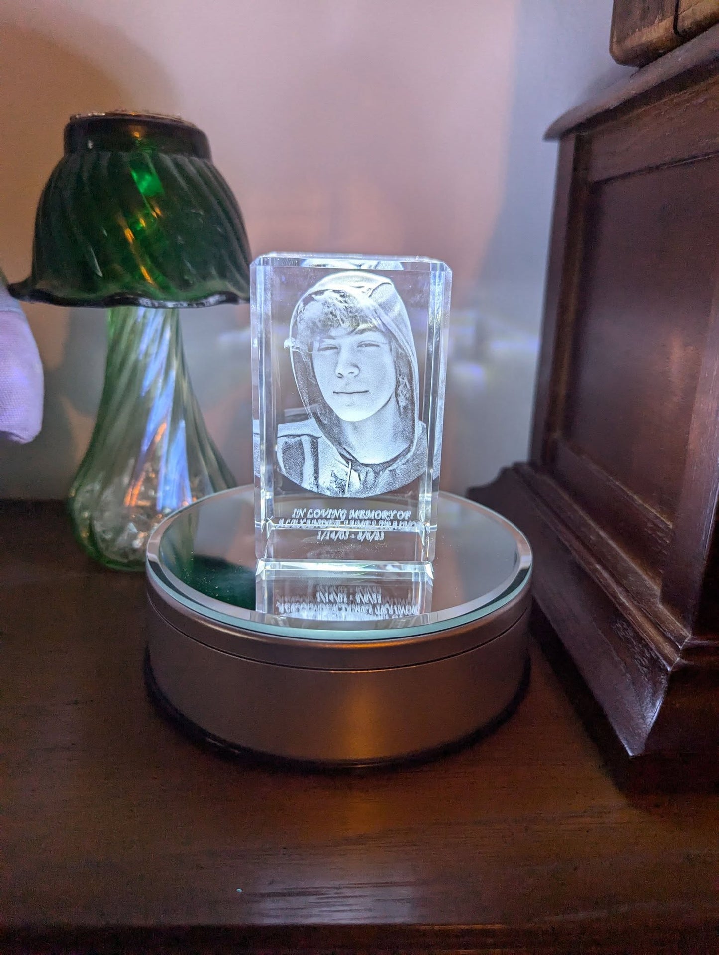 3D Crystal Photo Portrait Engraved with your photo - Mother's Day, Father's Day, Memorial, Mom, Dad, Wife, Pet, 3D Picture in Crystal Gift