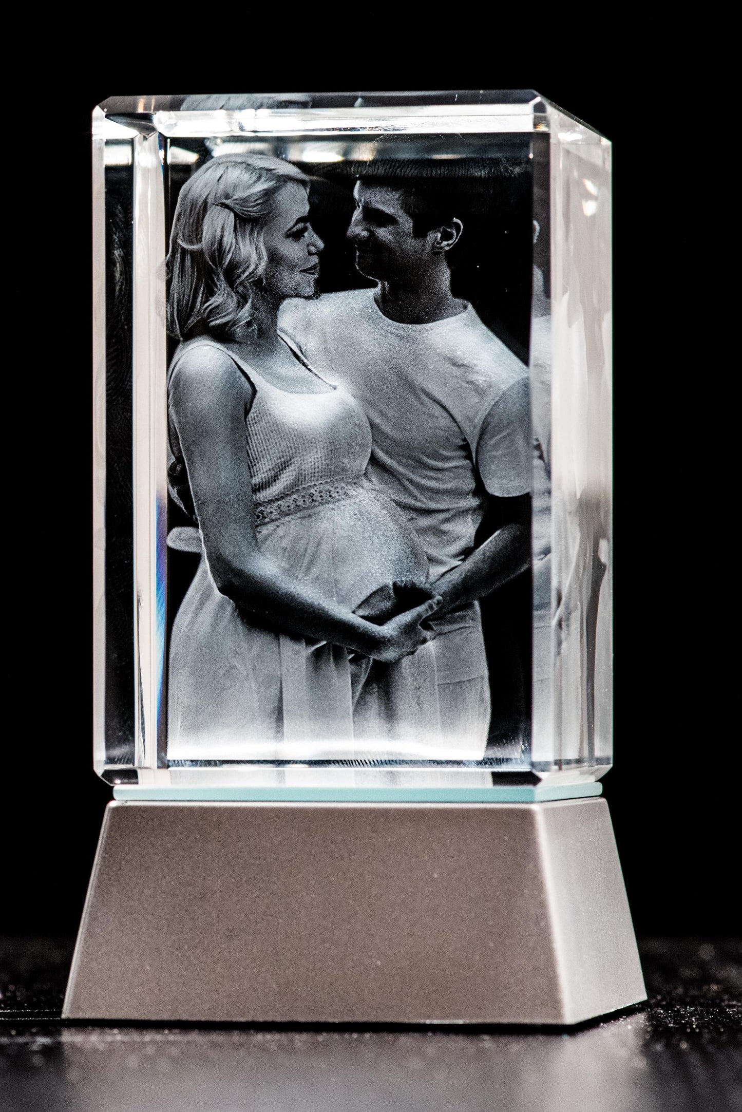 3D Crystal Photo Portrait Engraved with your photo - Mother's Day, Father's Day, Memorial, Mom, Dad, Wife, Pet, 3D Picture in Crystal Gift