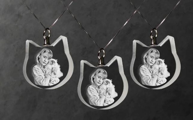 custom laser engraved 3d crystal cat shaped necklace 